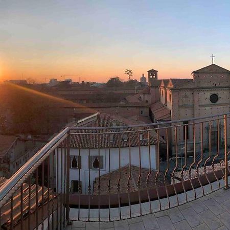 Апартаменты Mansarda Con Vista In Centro A Пьяченца Экстерьер фото